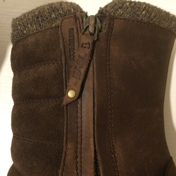 Teva Leather Waterproof Boots - Picture 2 of 7